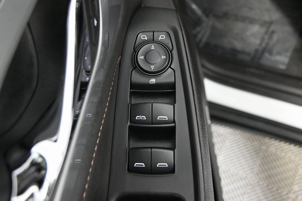 used 2021 Chevrolet Traverse car, priced at $27,979