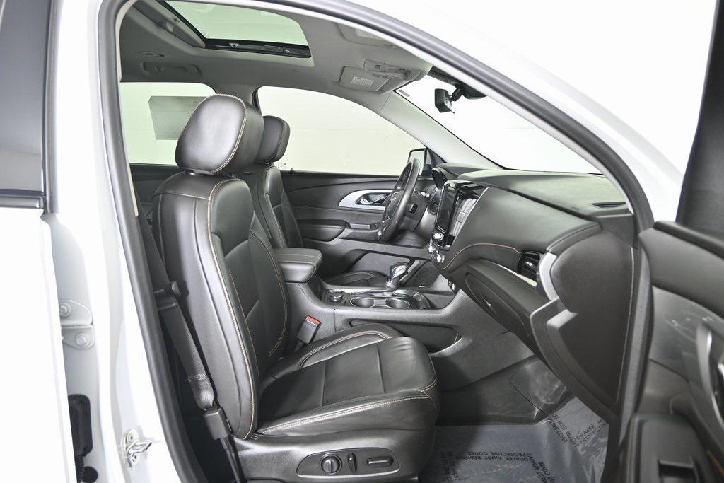 used 2021 Chevrolet Traverse car, priced at $27,979