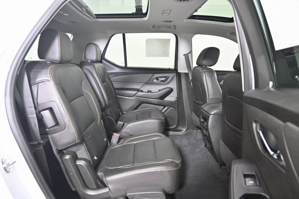 used 2021 Chevrolet Traverse car, priced at $27,979