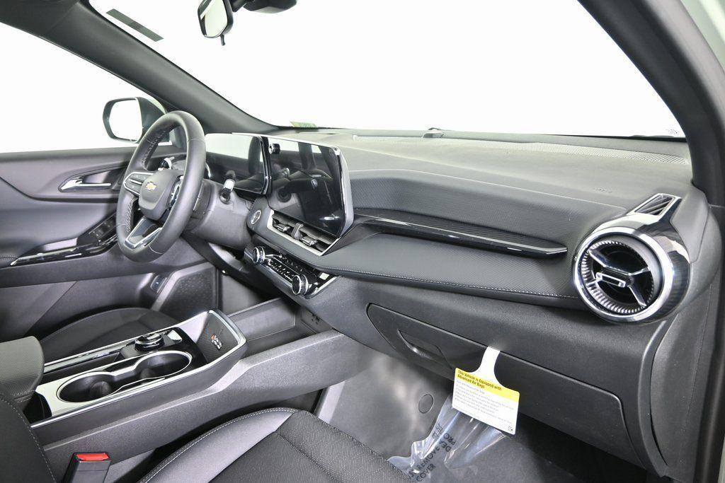 new 2026 Chevrolet Equinox car, priced at $31,945