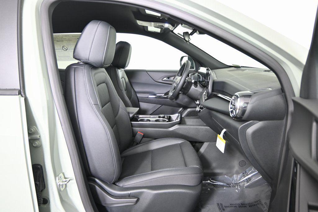 new 2026 Chevrolet Equinox car, priced at $31,945