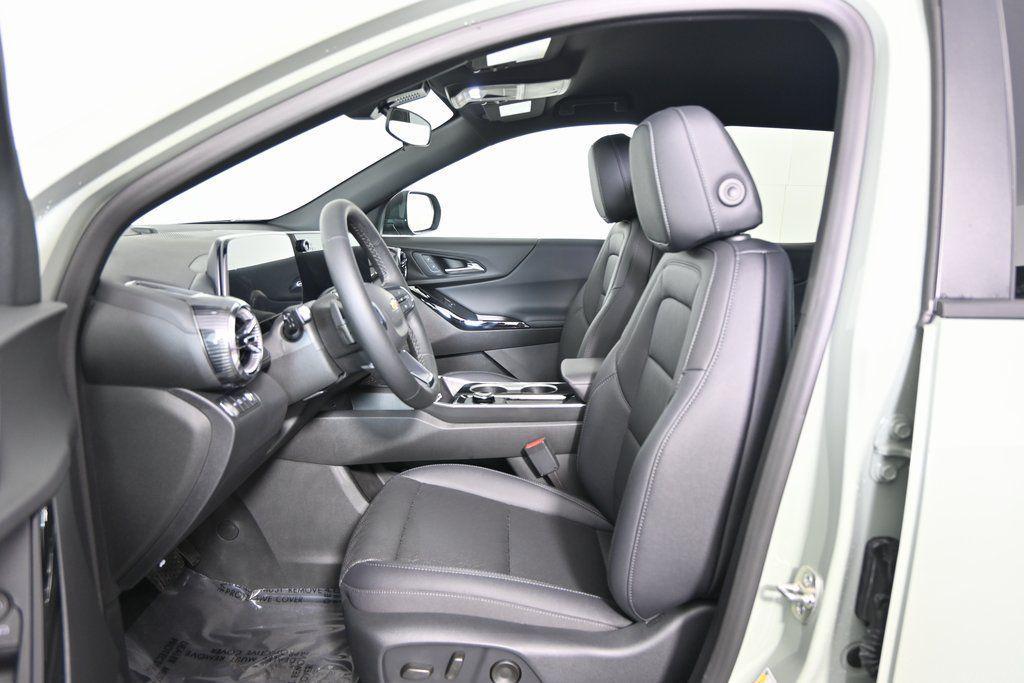 new 2026 Chevrolet Equinox car, priced at $31,945