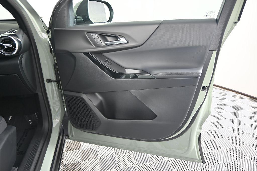 new 2026 Chevrolet Equinox car, priced at $33,155