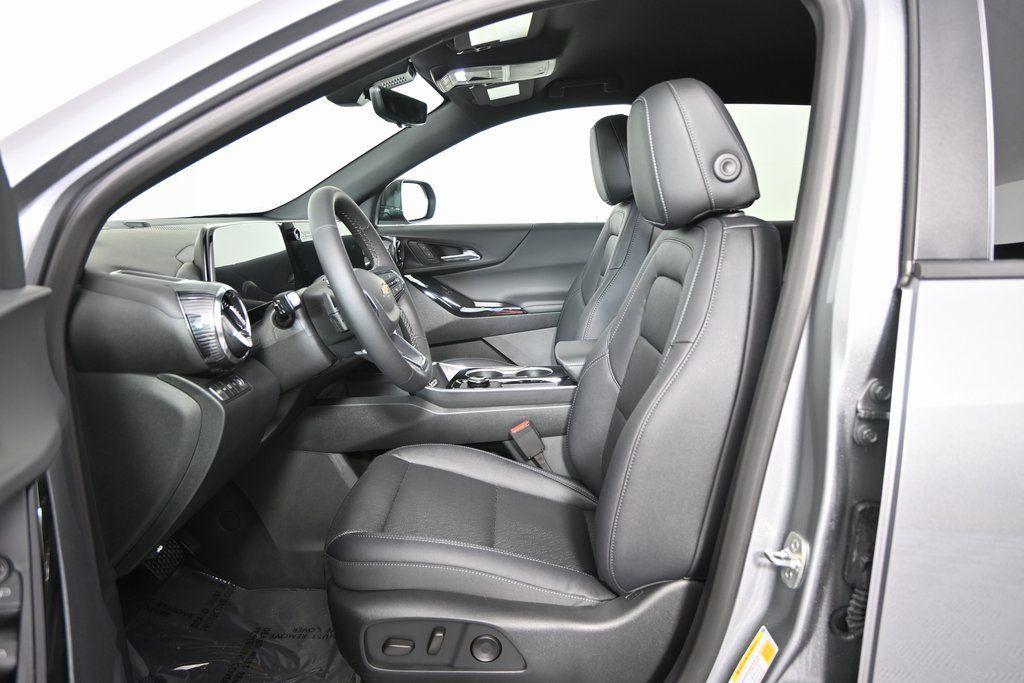 new 2026 Chevrolet Equinox car, priced at $32,815