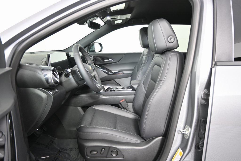 new 2026 Chevrolet Equinox car, priced at $32,950