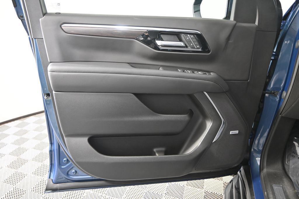used 2025 Chevrolet Tahoe car, priced at $58,979
