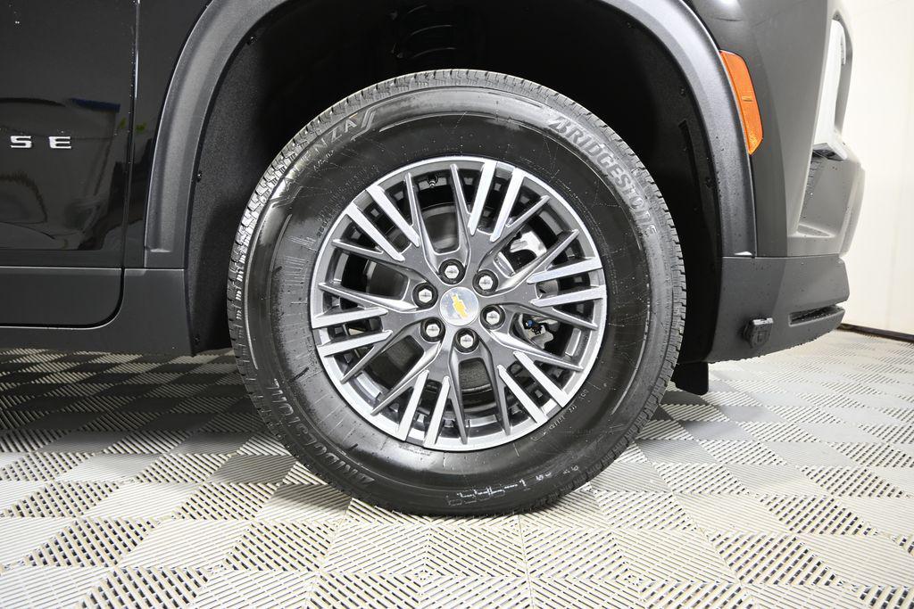 new 2026 Chevrolet Traverse car, priced at $42,820