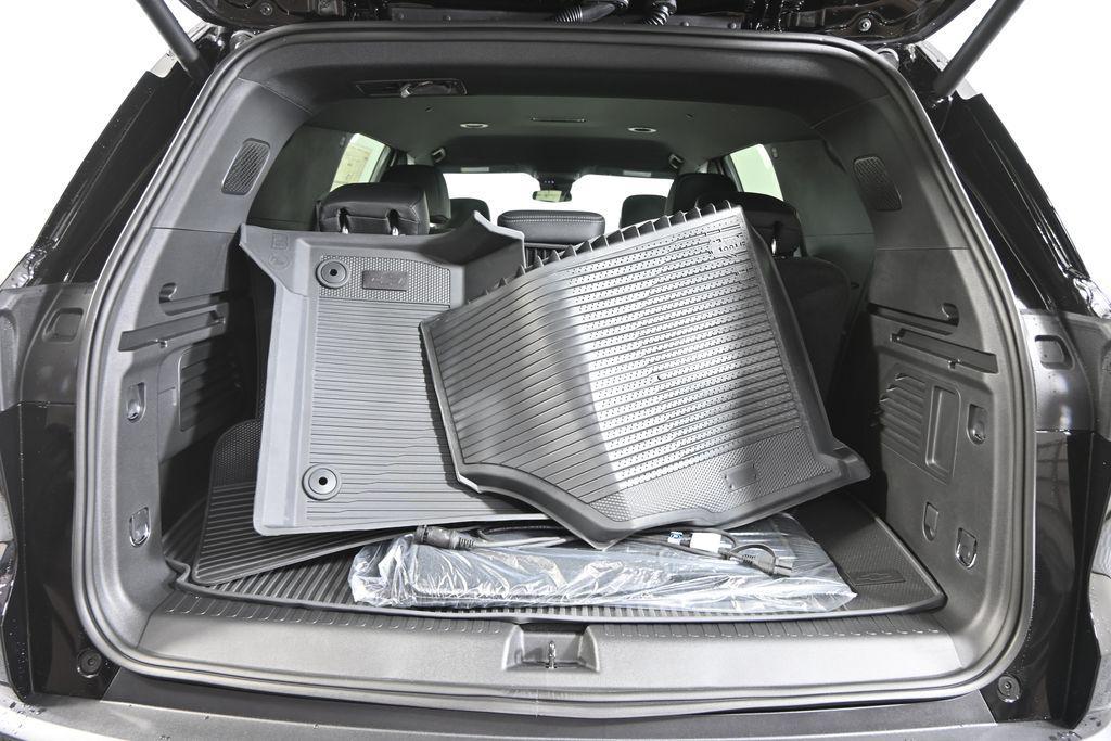 new 2026 Chevrolet Traverse car, priced at $42,820