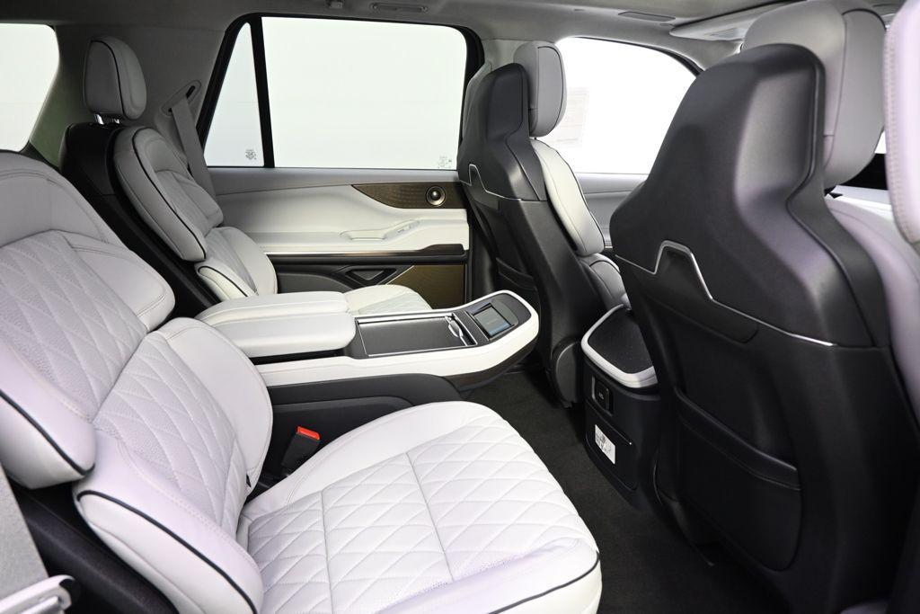 new 2026 Lincoln Navigator car, priced at $126,985