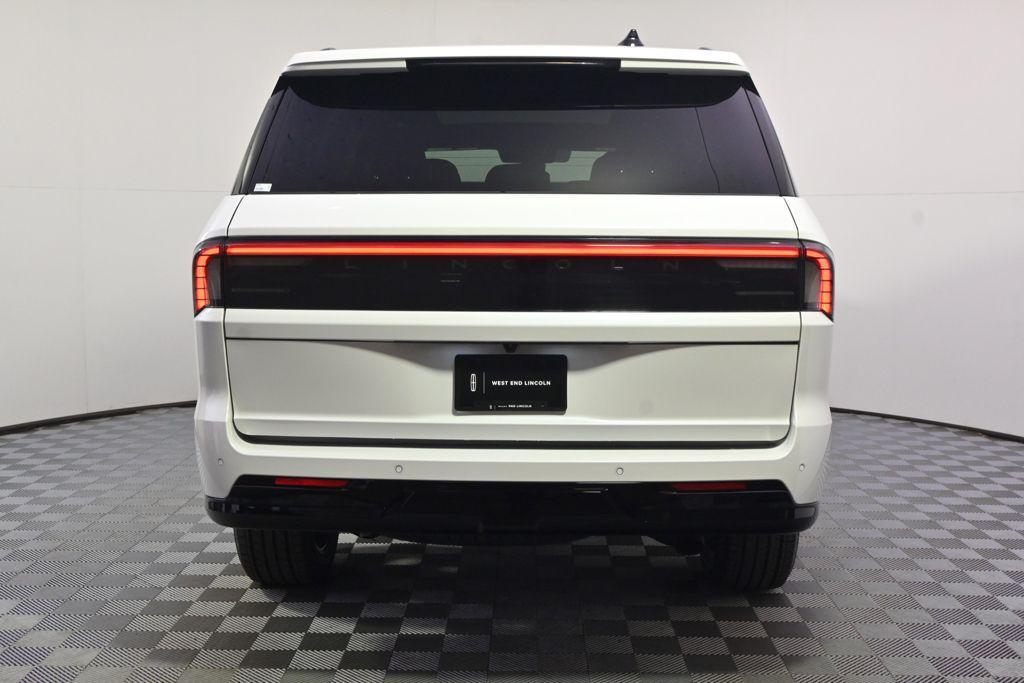 new 2026 Lincoln Navigator car, priced at $105,960