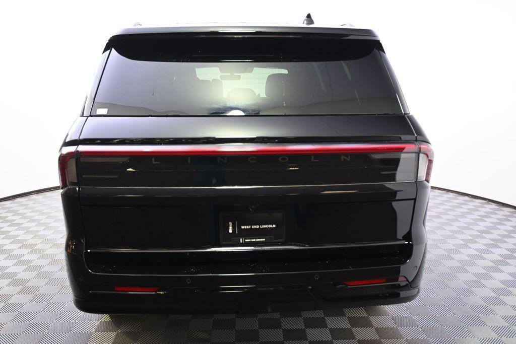 new 2026 Lincoln Navigator car, priced at $102,686