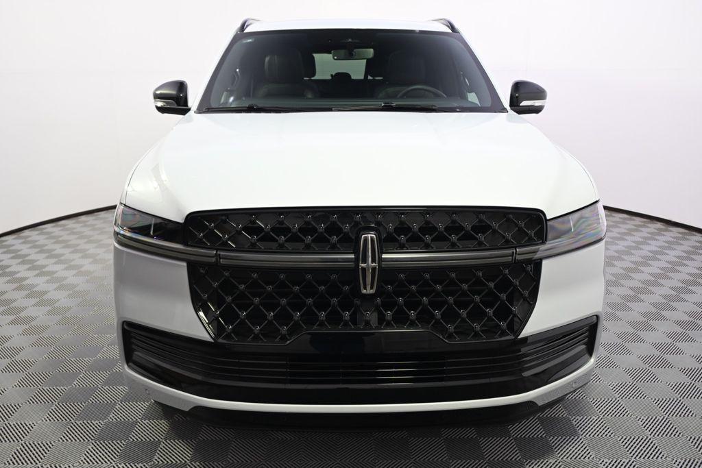 new 2025 Lincoln Navigator car, priced at $94,999