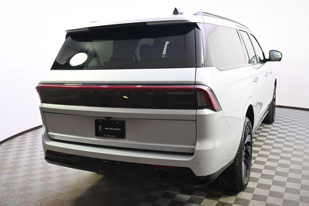 new 2025 Lincoln Navigator car, priced at $94,999