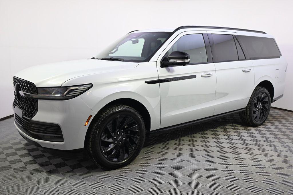 new 2025 Lincoln Navigator car, priced at $94,999