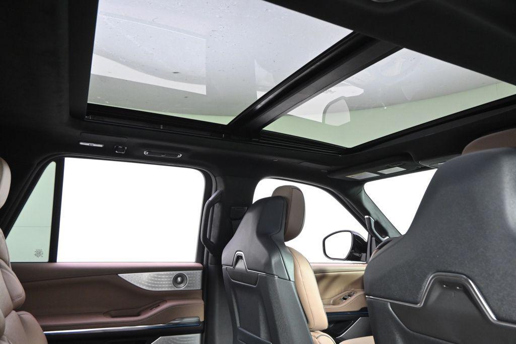 new 2026 Lincoln Navigator car, priced at $126,035