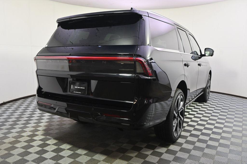 new 2026 Lincoln Navigator car, priced at $126,035