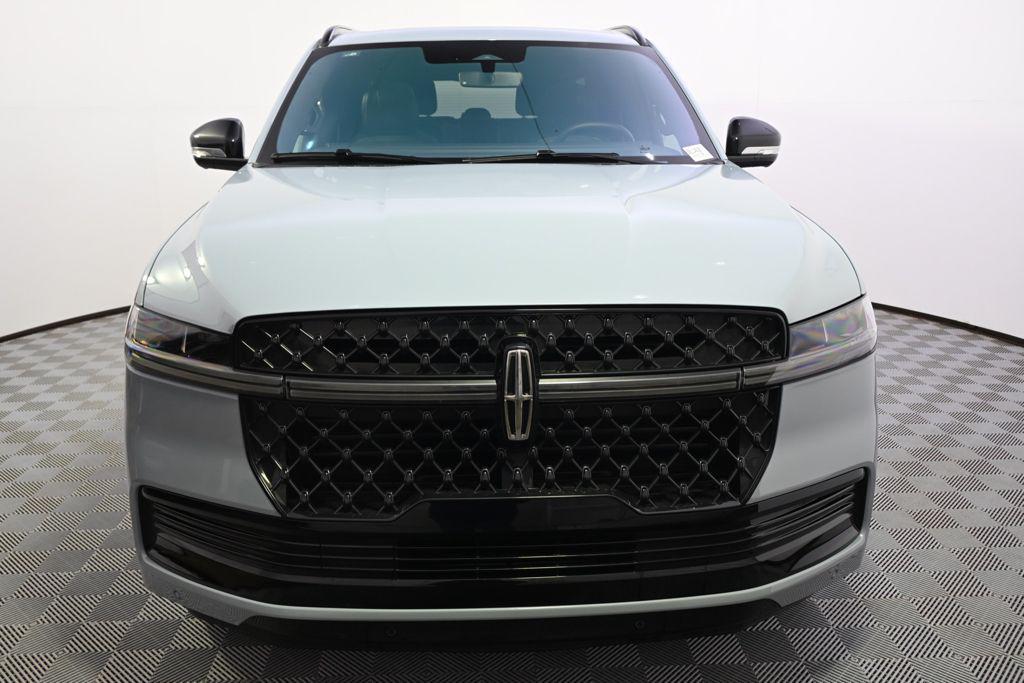 new 2025 Lincoln Navigator car, priced at $93,999