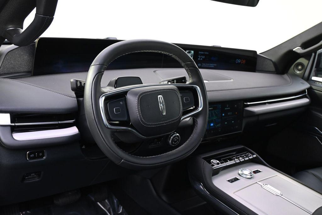 new 2025 Lincoln Navigator car, priced at $93,999