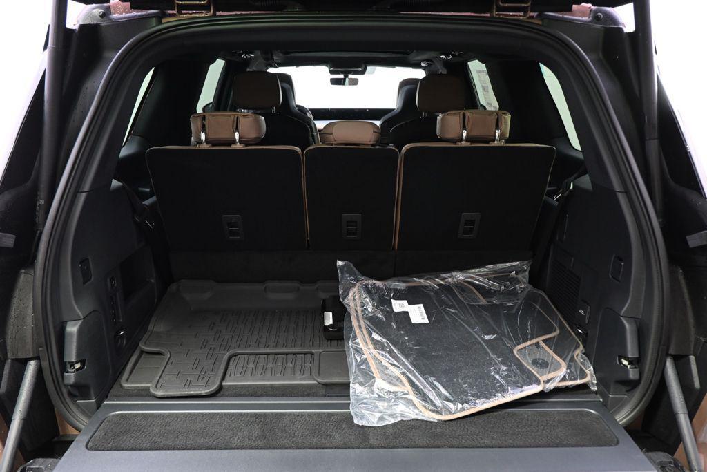 new 2026 Lincoln Navigator car, priced at $125,040