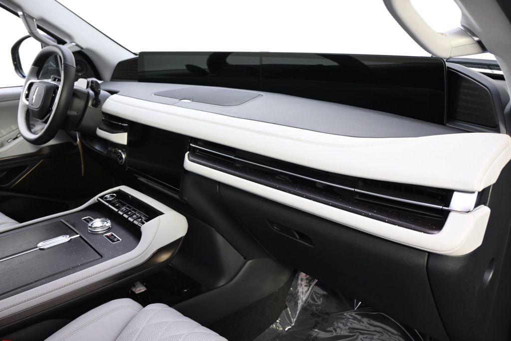 new 2026 Lincoln Navigator car, priced at $128,770