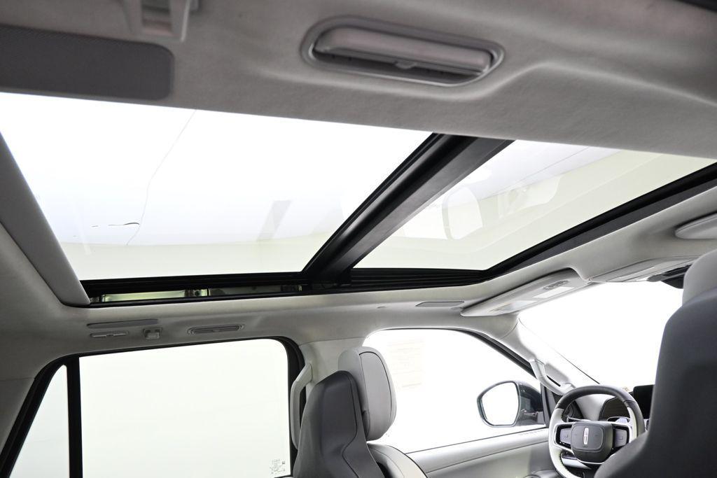 new 2026 Lincoln Navigator car, priced at $128,770