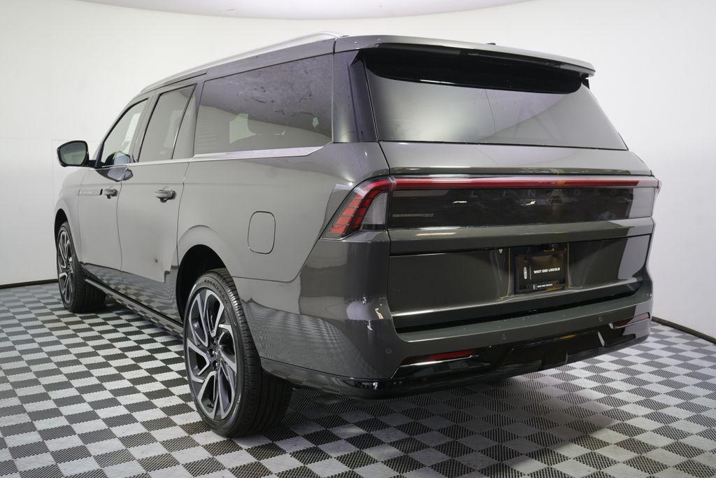 new 2026 Lincoln Navigator car, priced at $118,632