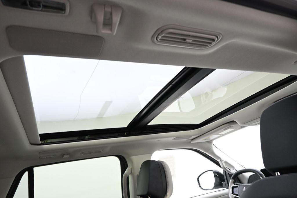 new 2026 Lincoln Navigator car, priced at $104,899