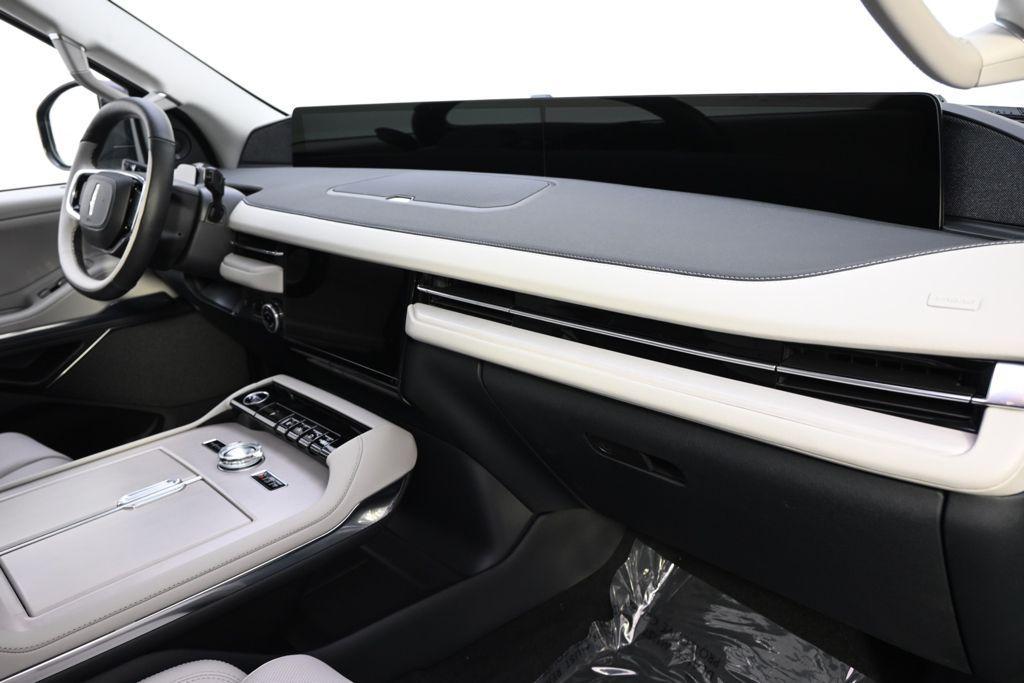 new 2026 Lincoln Navigator car, priced at $104,899