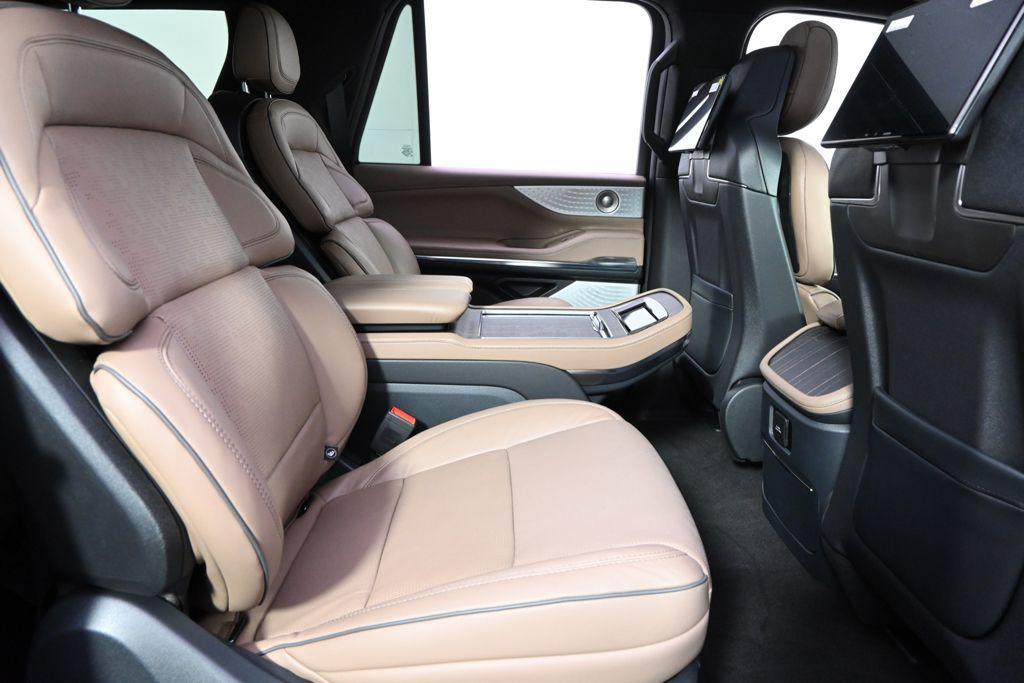 new 2026 Lincoln Navigator car, priced at $118,826