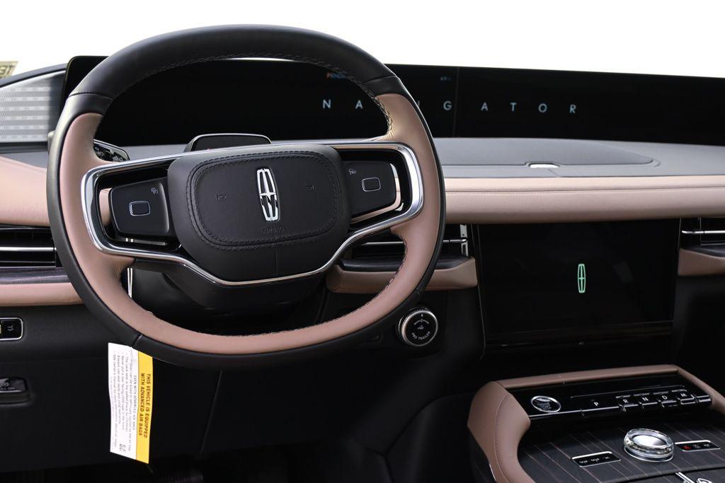 new 2026 Lincoln Navigator car, priced at $130,020