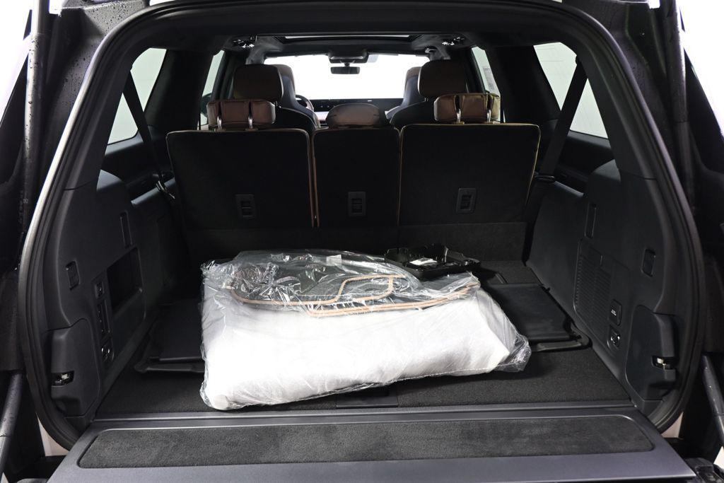 new 2026 Lincoln Navigator car, priced at $130,020