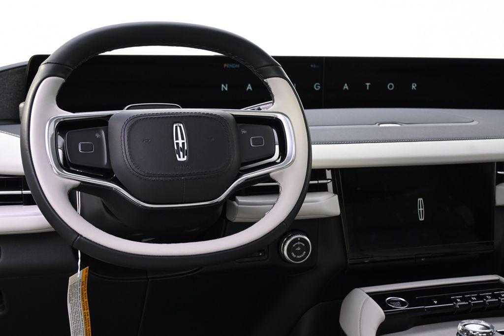 new 2026 Lincoln Navigator car, priced at $105,619