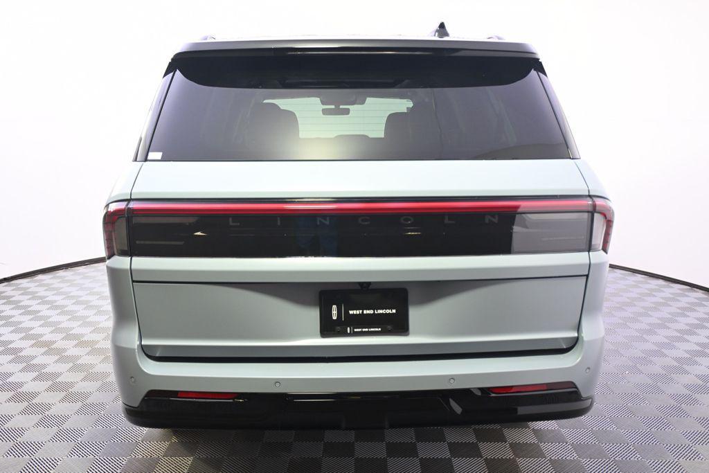 new 2026 Lincoln Navigator car, priced at $108,086