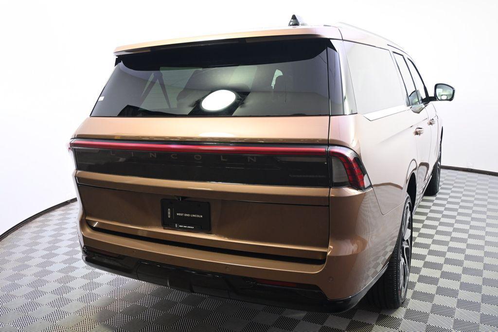 new 2026 Lincoln Navigator car, priced at $131,270