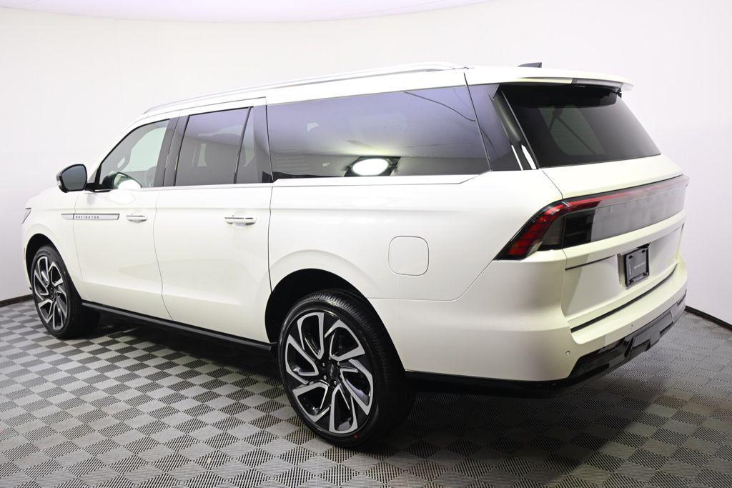 new 2026 Lincoln Navigator car, priced at $102,892