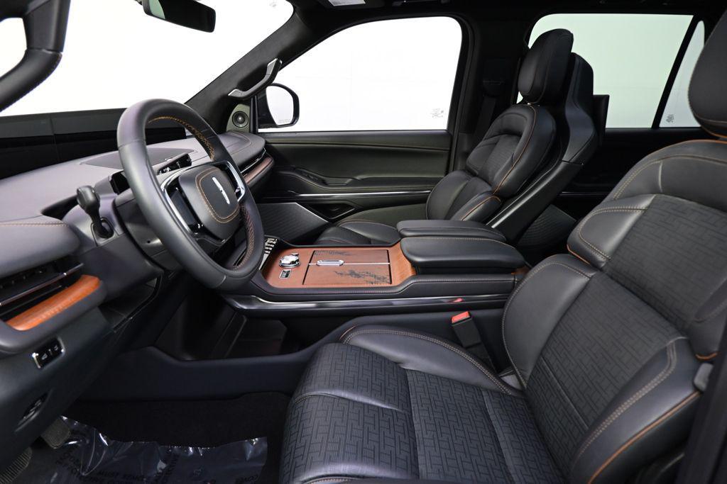 used 2025 Lincoln Navigator car, priced at $99,999