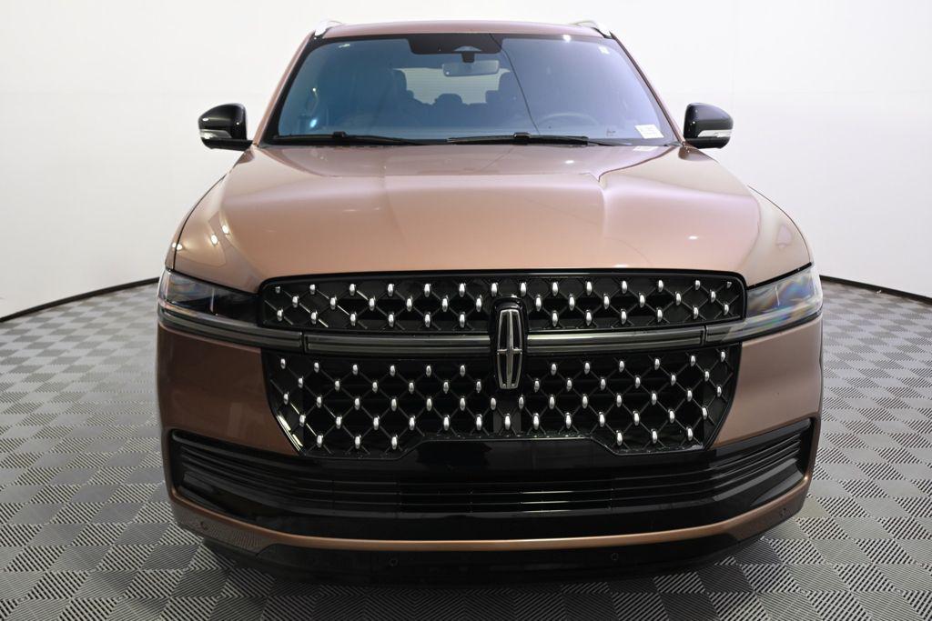 used 2025 Lincoln Navigator car, priced at $99,999