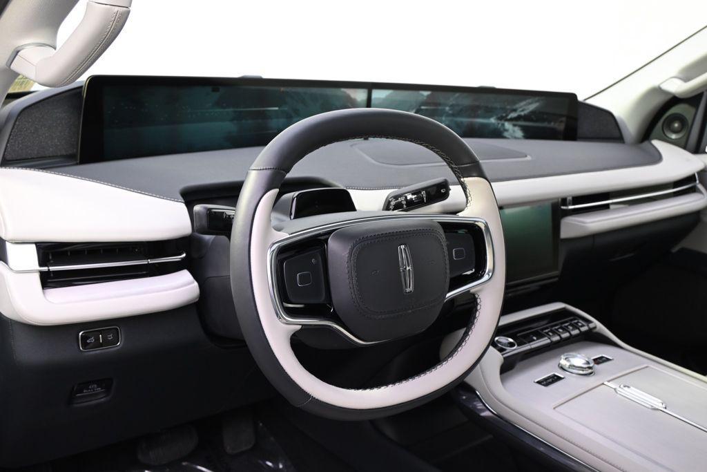 new 2026 Lincoln Navigator car, priced at $99,832
