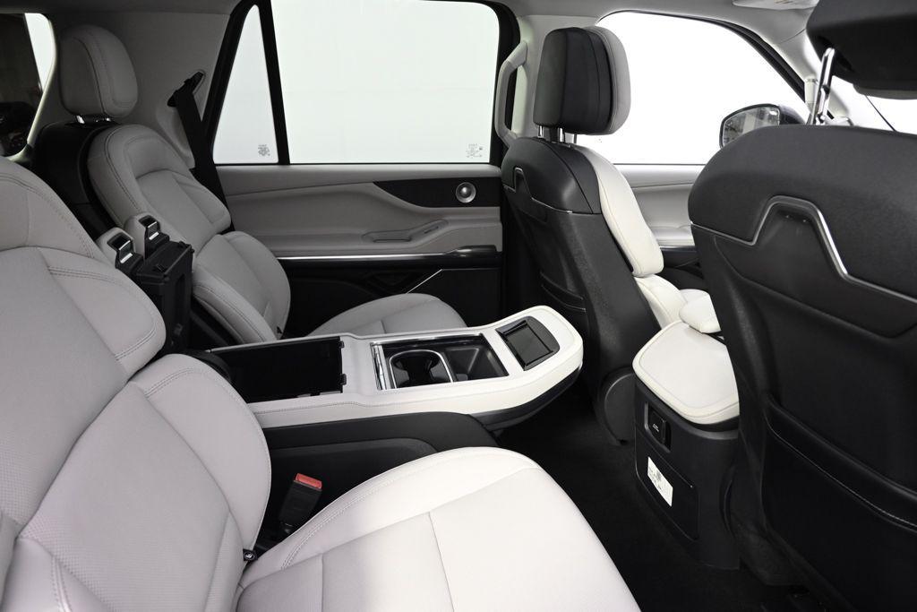 new 2026 Lincoln Navigator car, priced at $99,832