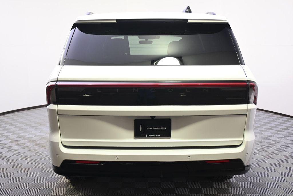 new 2025 Lincoln Navigator car, priced at $91,999