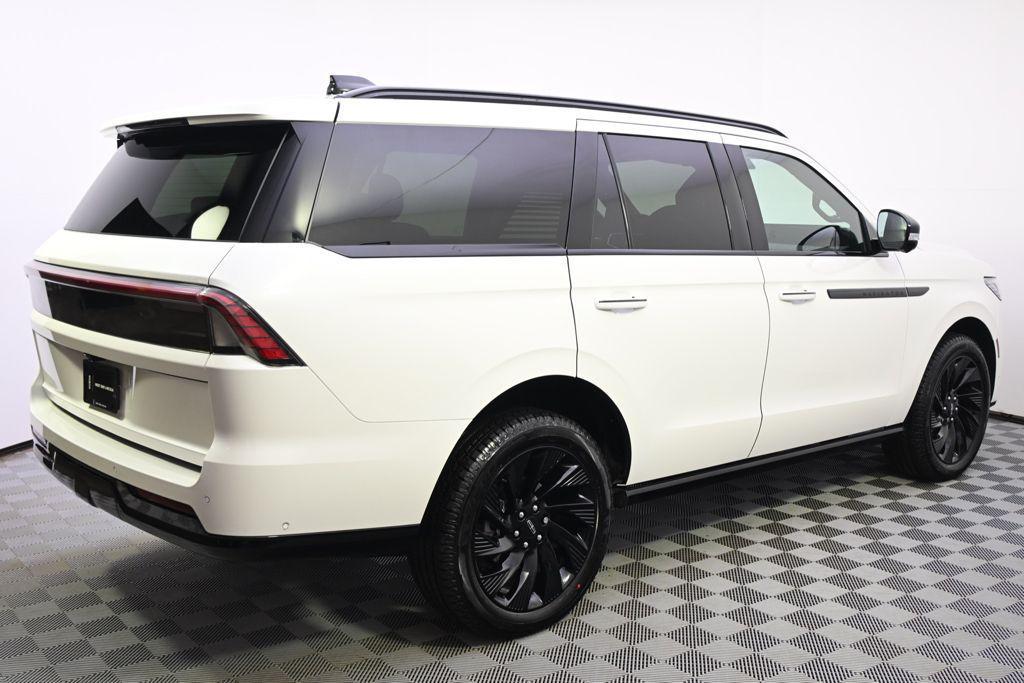 new 2025 Lincoln Navigator car, priced at $93,999