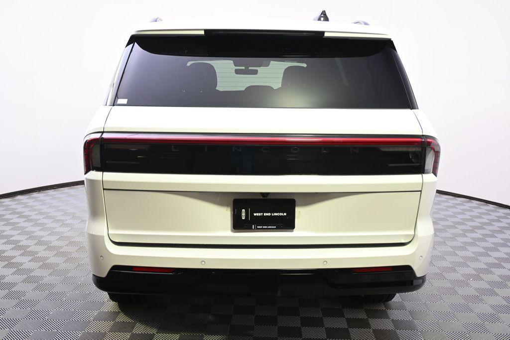 new 2025 Lincoln Navigator car, priced at $93,999