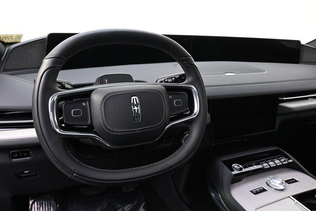 new 2025 Lincoln Navigator car, priced at $93,999