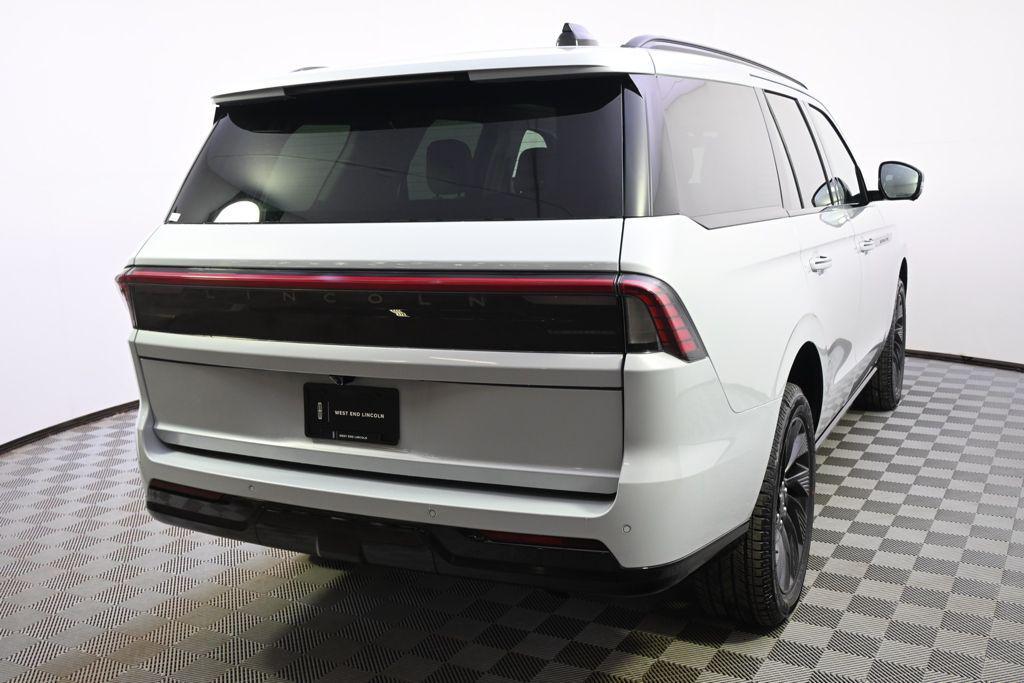 new 2026 Lincoln Navigator car, priced at $105,619