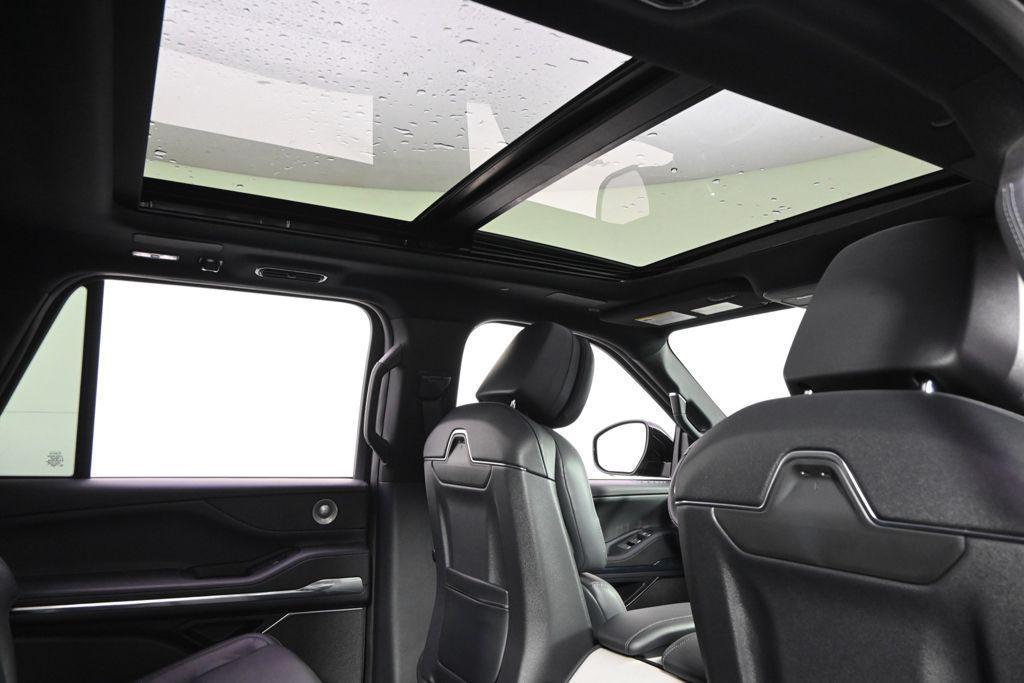 new 2026 Lincoln Navigator car, priced at $107,366