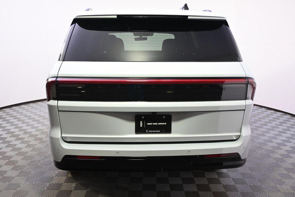 new 2025 Lincoln Navigator car, priced at $92,999
