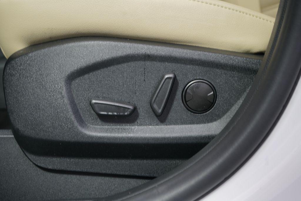 used 2022 Ford Edge car, priced at $25,905
