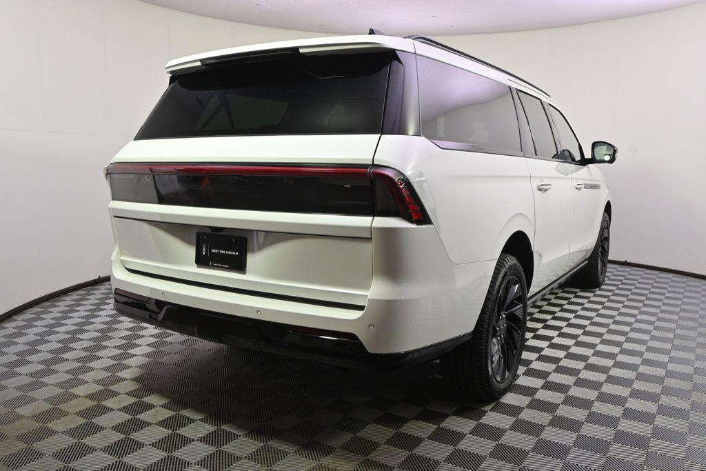 new 2026 Lincoln Navigator car, priced at $99,898