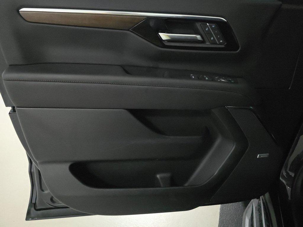 used 2025 Chevrolet Suburban car, priced at $76,799