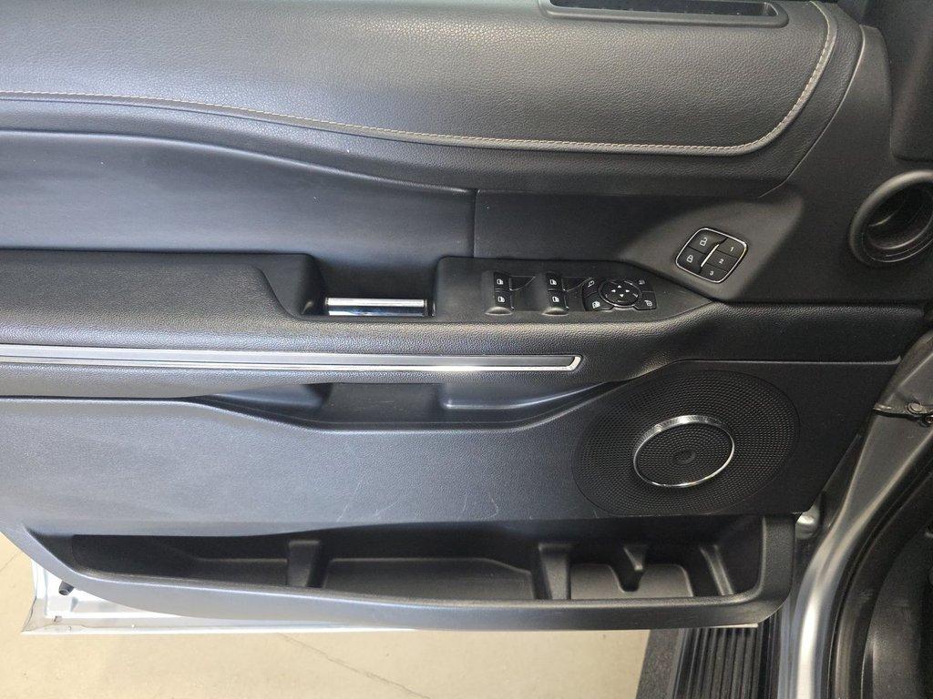 used 2024 Ford Expedition car, priced at $40,399